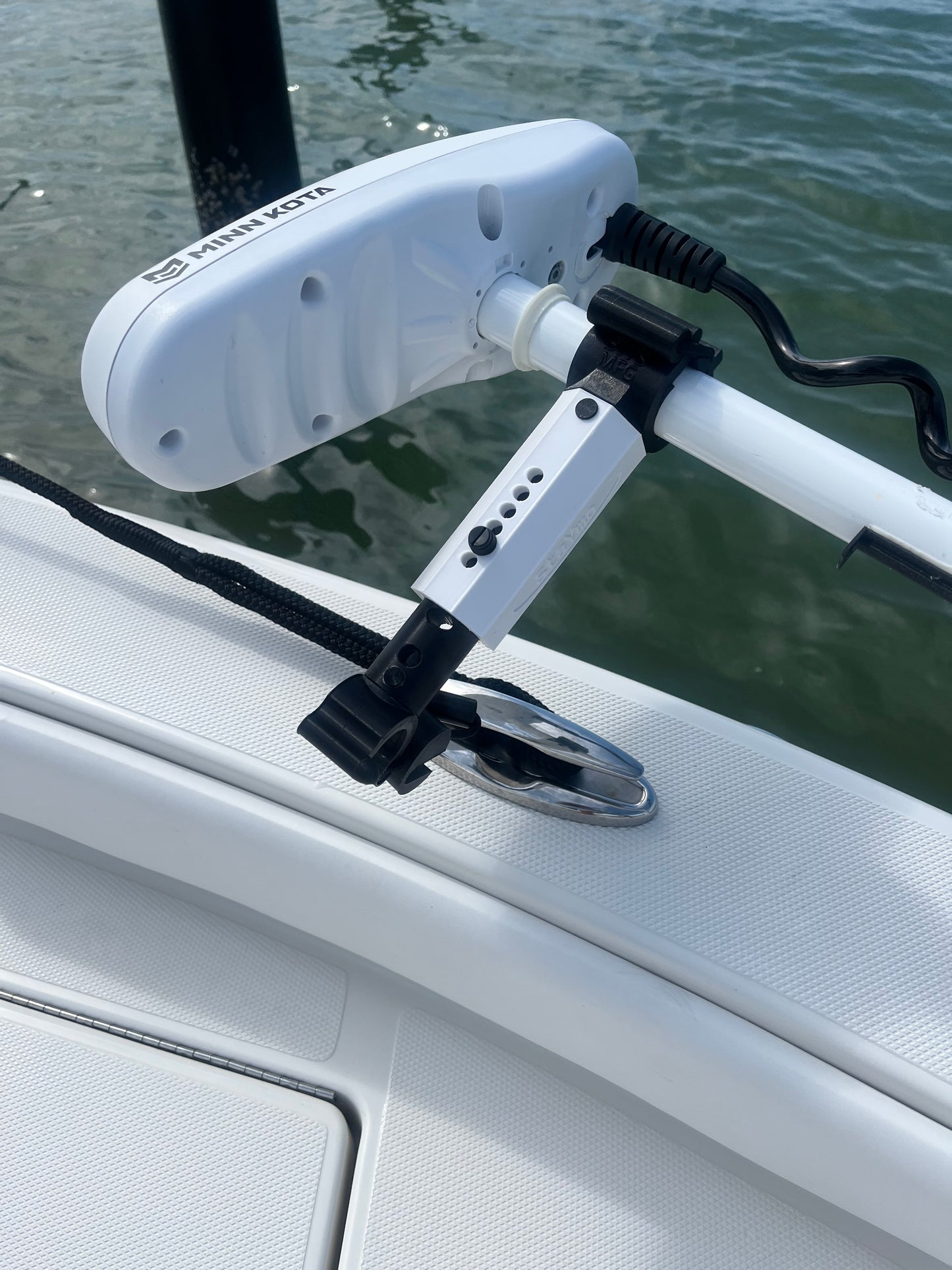 StaYmo Stabilizer - Trolling Motor - Fits 2660 Ranger and MinnKota - Garmin